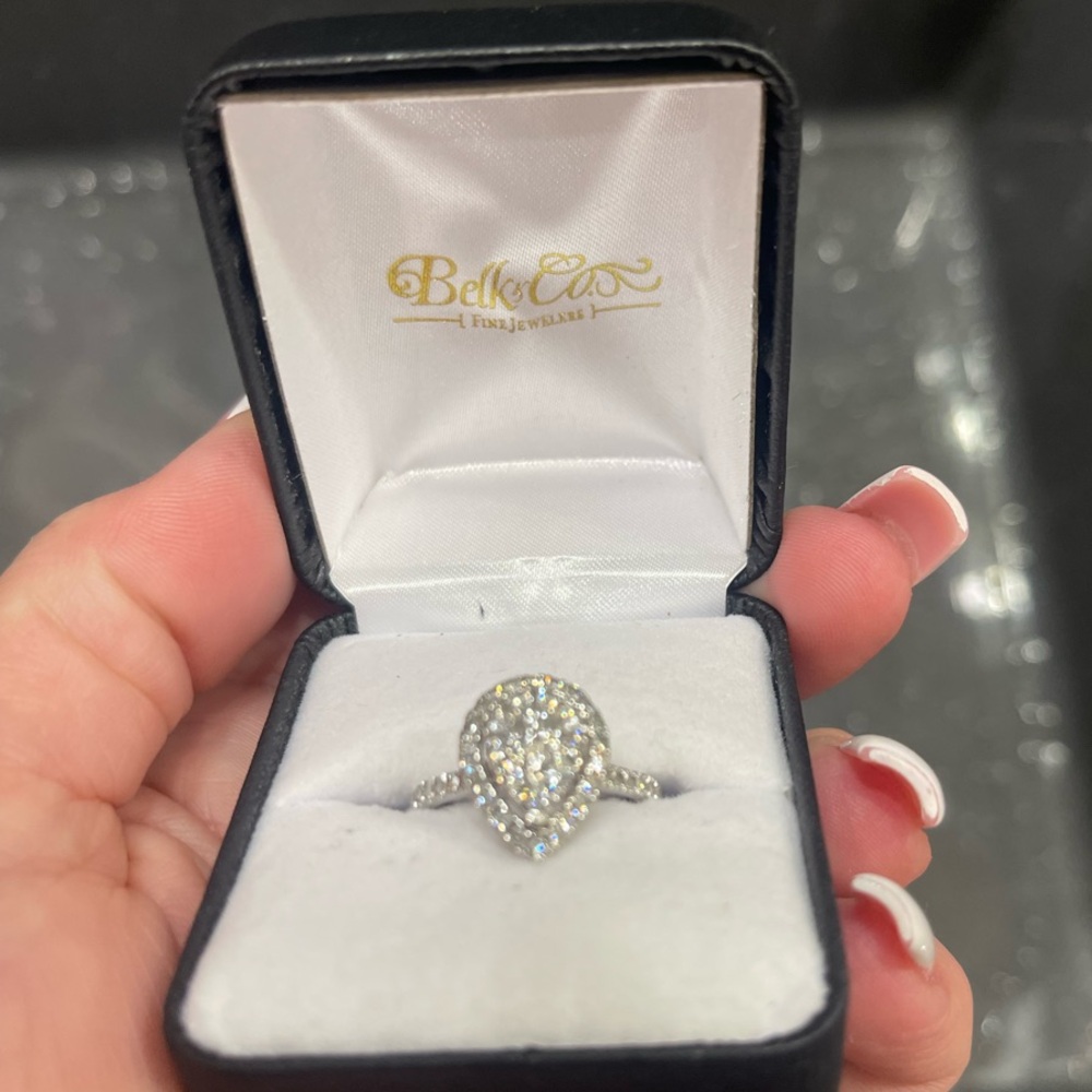 1 carat, 10k white gold Pear diamond ring